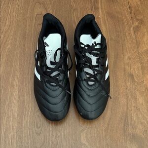 Men’s Adidas size 9 soccer cleats